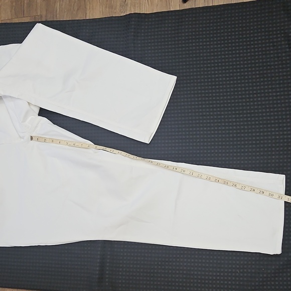 Old Navy Calla Lilly White High Rise Wow Straight Jeans Size 26 Long - Picture 10 of 11